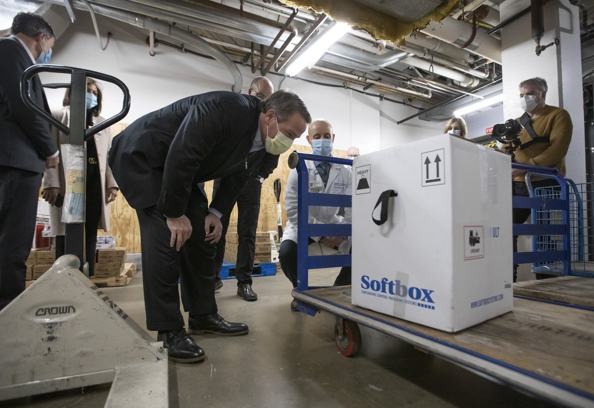 atomicphoto's tweet photo. 1950 doses of the #COVID19 vaccine have arrived at @OhioHealth's Riverside Hospital. Half will stay in Columbus and half will go to their hospital in Athens. Vaccinations will begin tomorrow for frontline healthcare workers. https://t.co/U2eaXMjqzv
