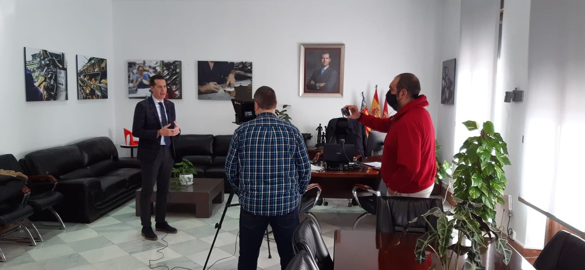 Aquí, grabando al Alcalde de esta nuestra ciudad.