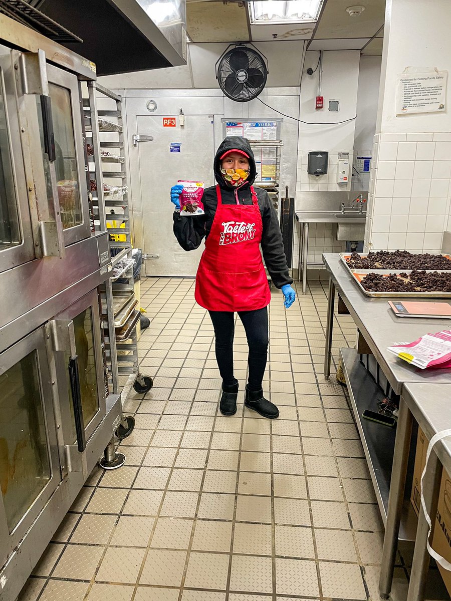 We're more productive than Santa's workshop! Working around the clock to get your holiday orders in! 🌱 🍫 🎁 

#TasteBoldChange #SustainableSnacks #sussnacks #plantbased #cleaneating #holidaytreat