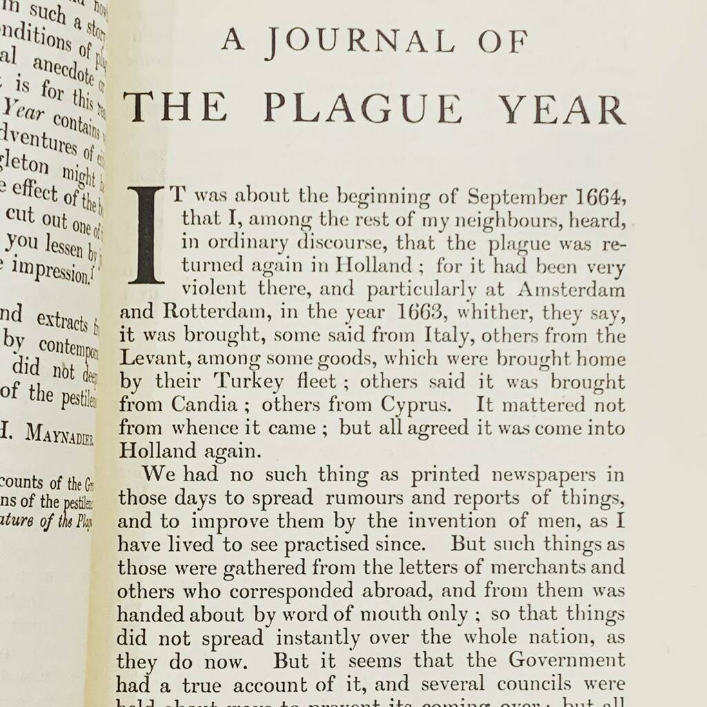 HornbakeLibrary's tweet photo. A subtle #dropcap and a fascinating account of a #17thcentury epidemic by William DeFoe

The works of Daniel Defoe. Boston : C. T. Brainard, 1903-1904

#typetuesday #typography #williamdefoe #umdspecialcollections #librariesofinstagram #literature https://t.co/UMYoLdv9Kv