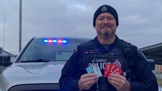 STPSmedia's tweet photo. Thanks to a donation from Gorman-Rupp Pumps, our Traffic Specialist Constable Chad Nevill will be spreading Christmas cheer to safe drivers!  
G-R is showing their dedication to keeping our city safe by offering $10 gift cards to drivers “caught” obeying traffic laws! https://t.co/GzpRfGA5eJ