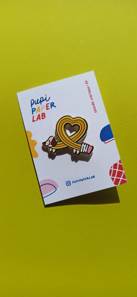 cristallini's tweet image. Idea de regalo para navidad ,para los doglover o amantes de los pin. Este pin lo encuentran en el Instagram de instagram.com/pupipaperlab , hechos por la seca @Pilotinta