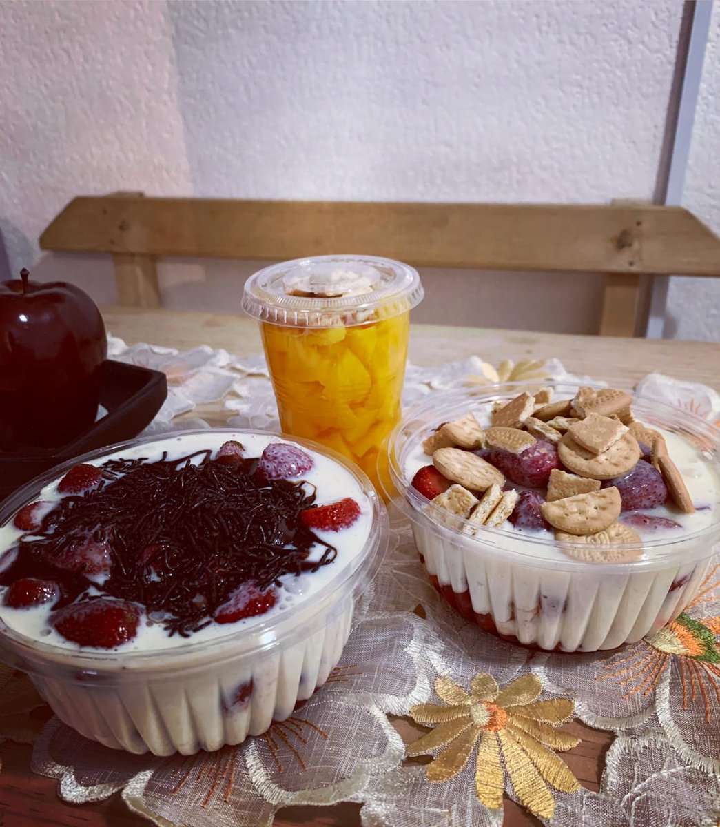 Ya estamos listos para deleitar paladares @LasFresasMx pídelas por WhatsApp al 5535213442 3 tamaños y 11 toppings a escoger. Gracias 🍓🍑🍌