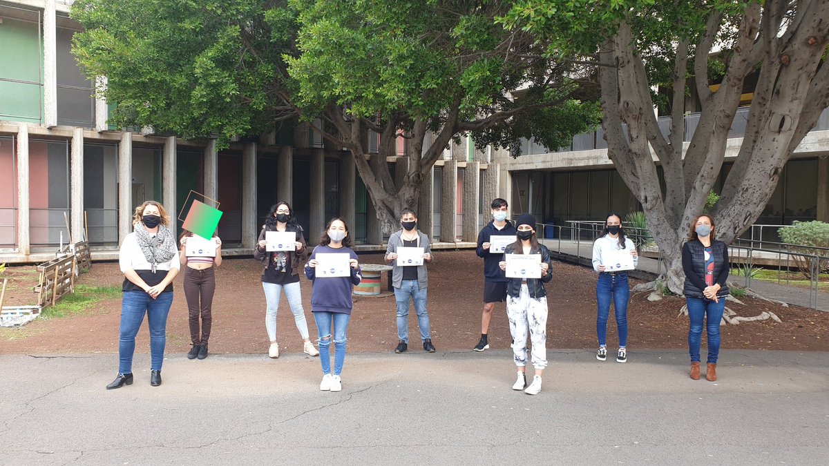 IES_MARINA's tweet photo. Nuestro alumnado de astronomía emocionado y motivado por participar en el proyecto Asteroid Hunters del área #Steam de @EducacionCan, @aaecastro y @IASC_Search. Gracias por esta oportunidad!!! 
@cienciacanaria @educaciongob @ecoescuela20 https://t.co/lWaDxuAd0k