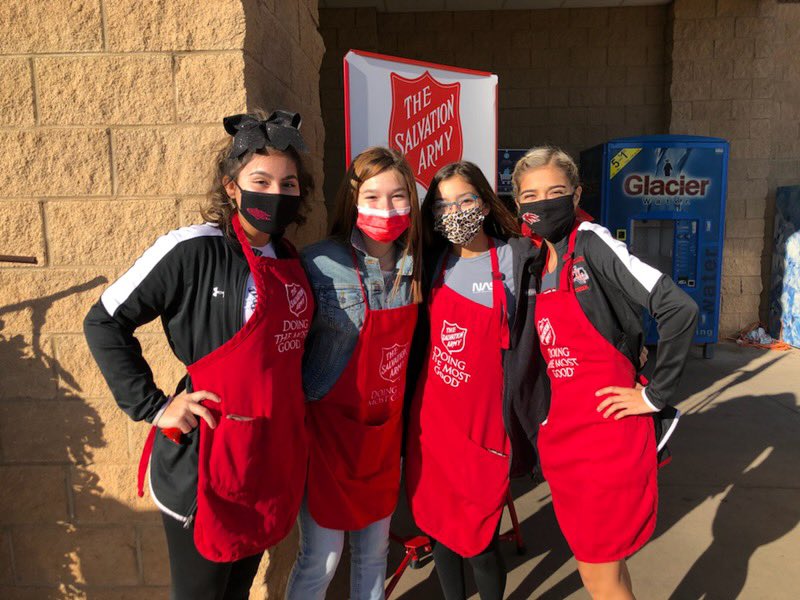 LevellandHOSA's tweet photo. Levelland HOSA volunteered on Saturday to ring the bell for the Salvation Army. https://t.co/IyGJ1lCKTU