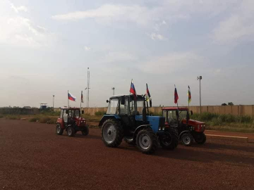 I don't think  http://archive.org&nbsp; was able to save the post because of cloudflare checks but these were my favorite images from the Russian CAR page I guess when you are landlocked tractor parades replace boats