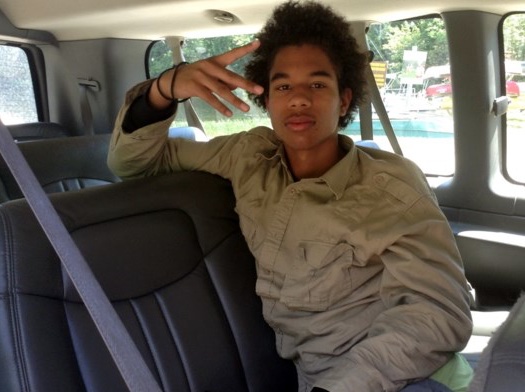 CBC's  @cbcfifth fought to have court documents unsealed to find out why Ottawa Police conducted a no-knock raid at Anthony Aust's home. He died after a falling from a 12-storey window on Oct 7. Police were looking for evidence of drugs trafficking & a handgun. No gun was found.