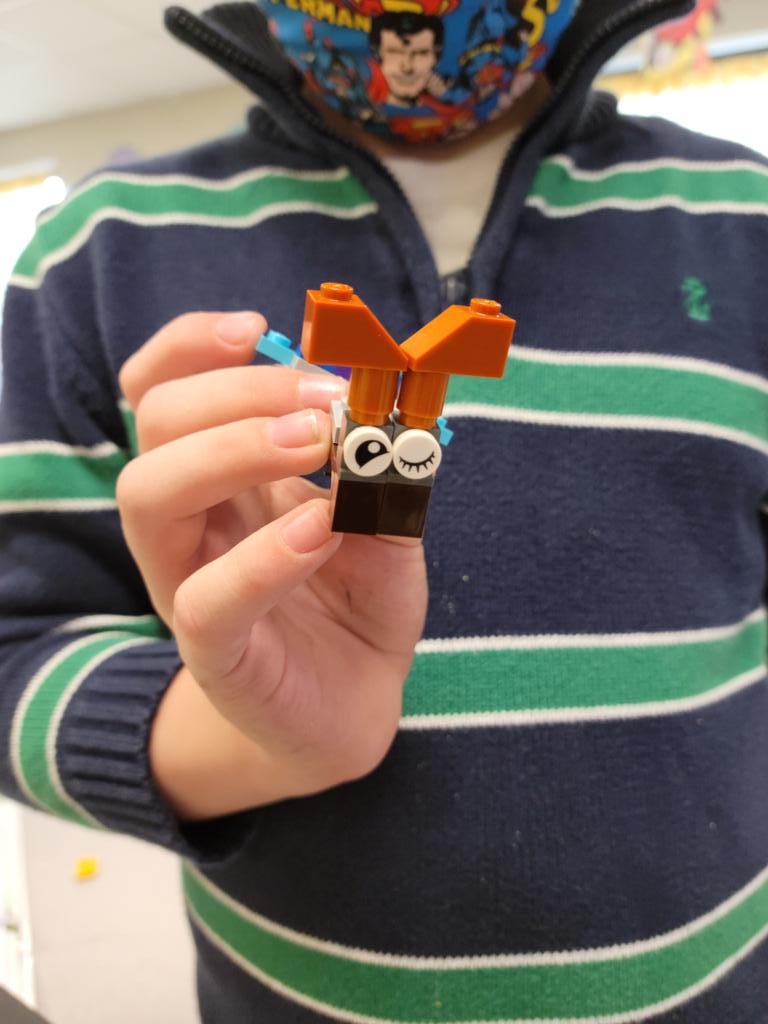 mfoster1704's tweet photo. LEGO Christmas  ornament- a reindeer!! Love the creative play of using Legos!#buildtogive @CVESwarriors https://t.co/b4MmQ7WVoe