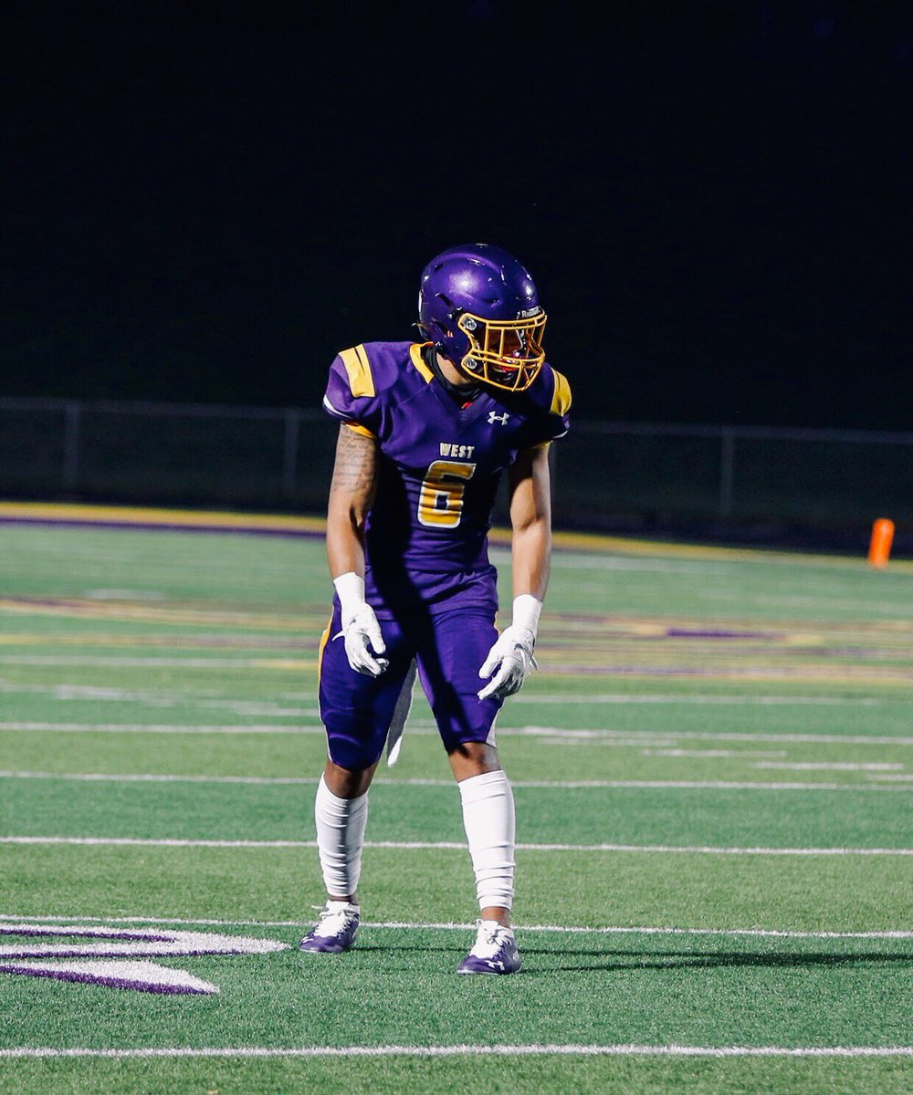 _keaganj's tweet photo. i want to thank coach huffman, bellevue west football, and the community of bellevue for the past four years. my time here may be up, but these memories will last forever. i will be signing tomorrow @ 7:30. time to start the next chapter ... #hawksbyamillion https://t.co/hF5ZPXuPbK