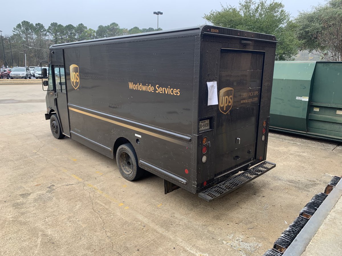 KTREnews's tweet photo. BREAKING: Covid-19 vaccine has arrived in East Texas.  The scene moments ago at UT Health. https://t.co/4fHBE2n7Ez