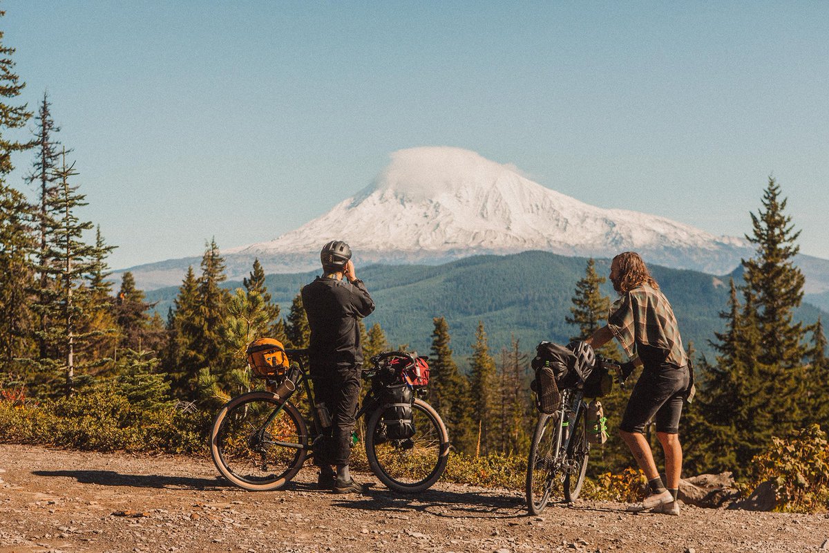 TheRadavist's tweet photo. Recently, as I was telling the story of this trip, and this moment when, after a hard day of hill climbing in the rain and a miserable night of freezing cold sleep, we finally saw Klickitat punched out against a clear blue sky - Someone responded - #bicyc https://t.co/oylvycNqFS https://t.co/lxswCDAFLQ