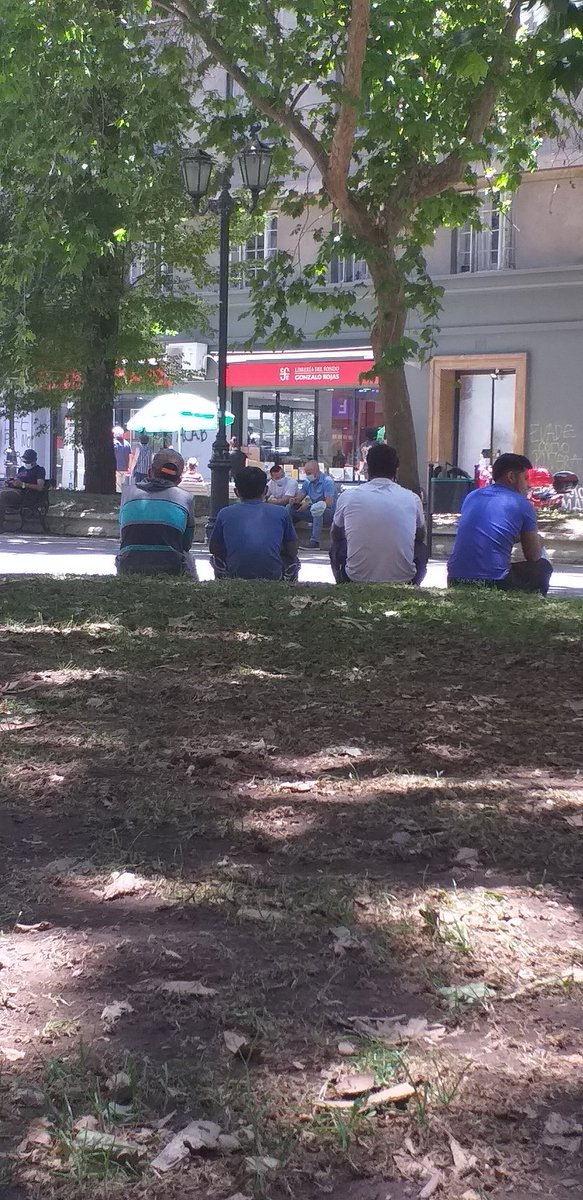 susitamonteneg's tweet photo. @Muni_Stgo fumando marihuana en pleno paseo Bulnes.... centro de stgo https://t.co/5u7LvS6fcO