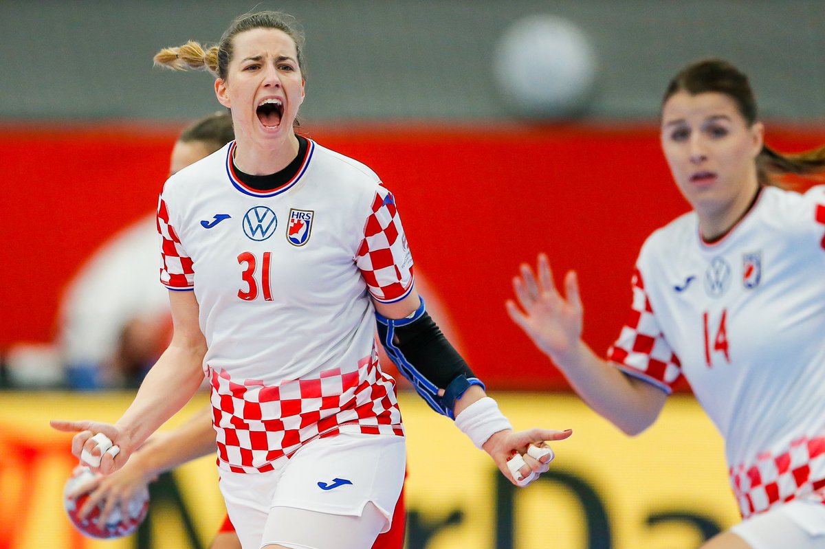 HRS_CHF's tweet photo. [ @EHFEURO 2020 ]

Pratite nas na putu do ostvarenja SNA 💫🇭🇷

#CROvsGER 🔜 18:15
🖥 PlanetSport TV, ehftv https://t.co/z6uy4Kisy0