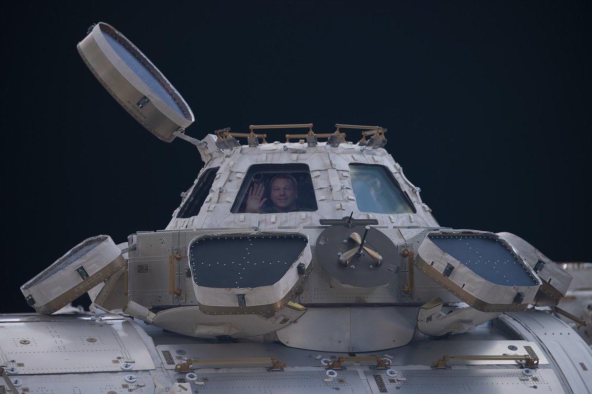 AstroTerry's tweet photo. Greetings new followers! I'm so happy you enjoyed the JRE Podcast. @joerogan
#followers #space #astronaut #howtoastronaut https://t.co/H7CVraVpAm