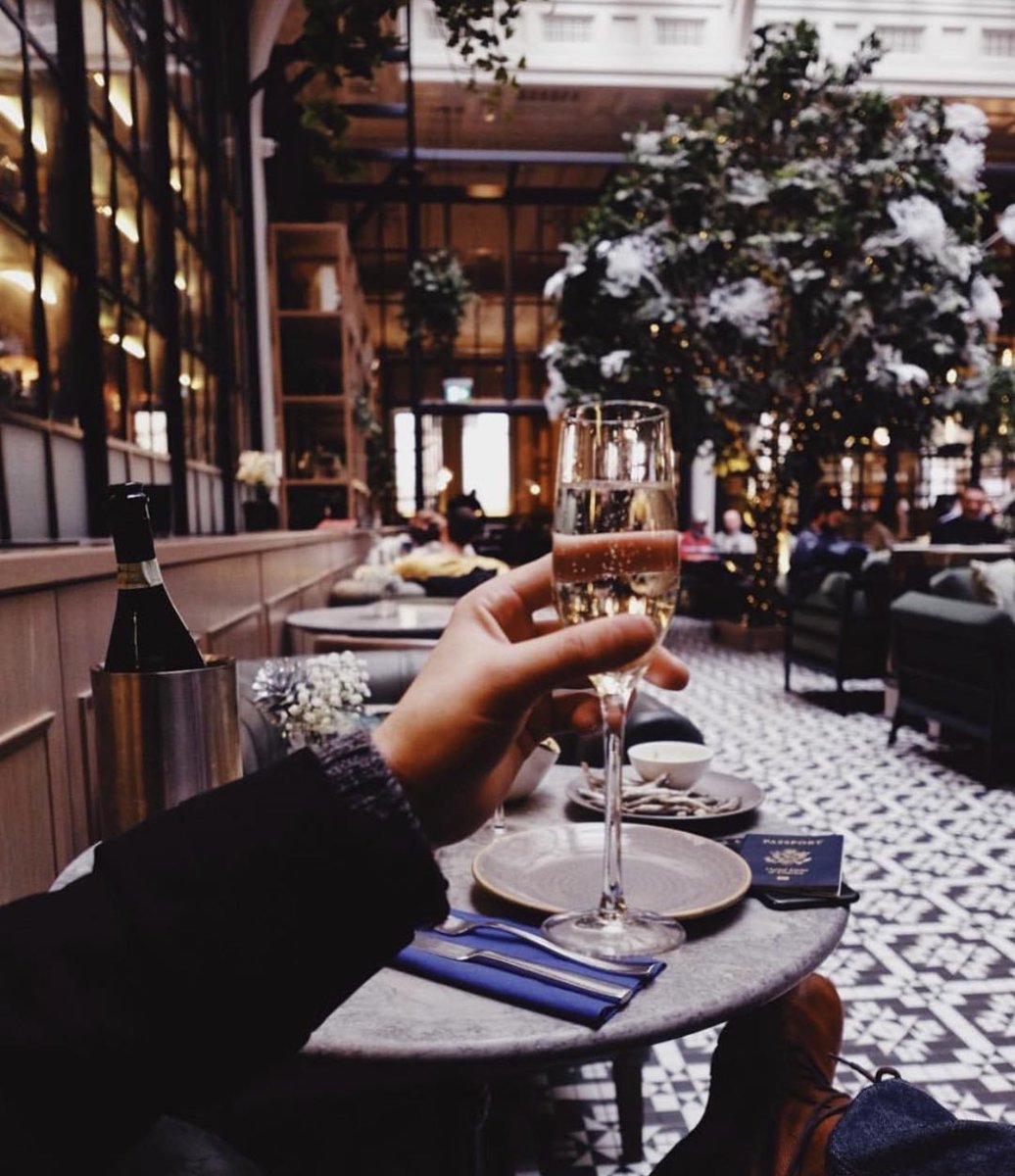 REFUGE CHRISTMAS COUNTDOWN // WIN 🎁⁣
⁣
Day 4 is a little something to look forward to in the new year...
⁣
✨The prize today is A BOTTLE OF CHAMPAGNE to enjoy in our Winter Garden 🥂🌿⁣
• Like⁣
• Tag who you would bring in the comments⁣
• RT ⁣
⁣