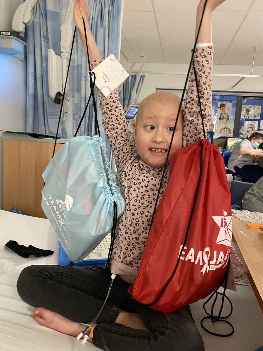 BIG THANK YOU to @TeamJakJaksDen for kindly donating Christmas goody bags . Patients exciting to see what’s inside. #ChristmasCountdown #Christmas2020 #christmasfun @archiegrampian @NHSG_RACH