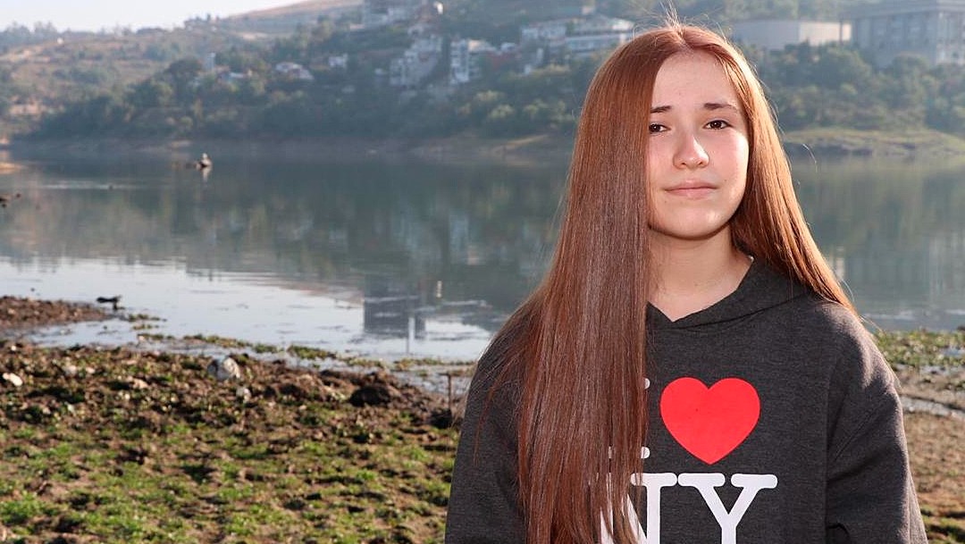 Naysalvatori's tweet photo. Les presento a Ivanna Ortega, de 12 años. 🙌🏻 La mexicana está nominada al Premio Internacional de la Paz Infantil 🏅por movilizar a ciudadanos y organizaciones para salvar la Presa Madín de la infestación de lirio y descarga de aguas negras por parte de constructoras de la zona. https://t.co/usI9kmoVGY