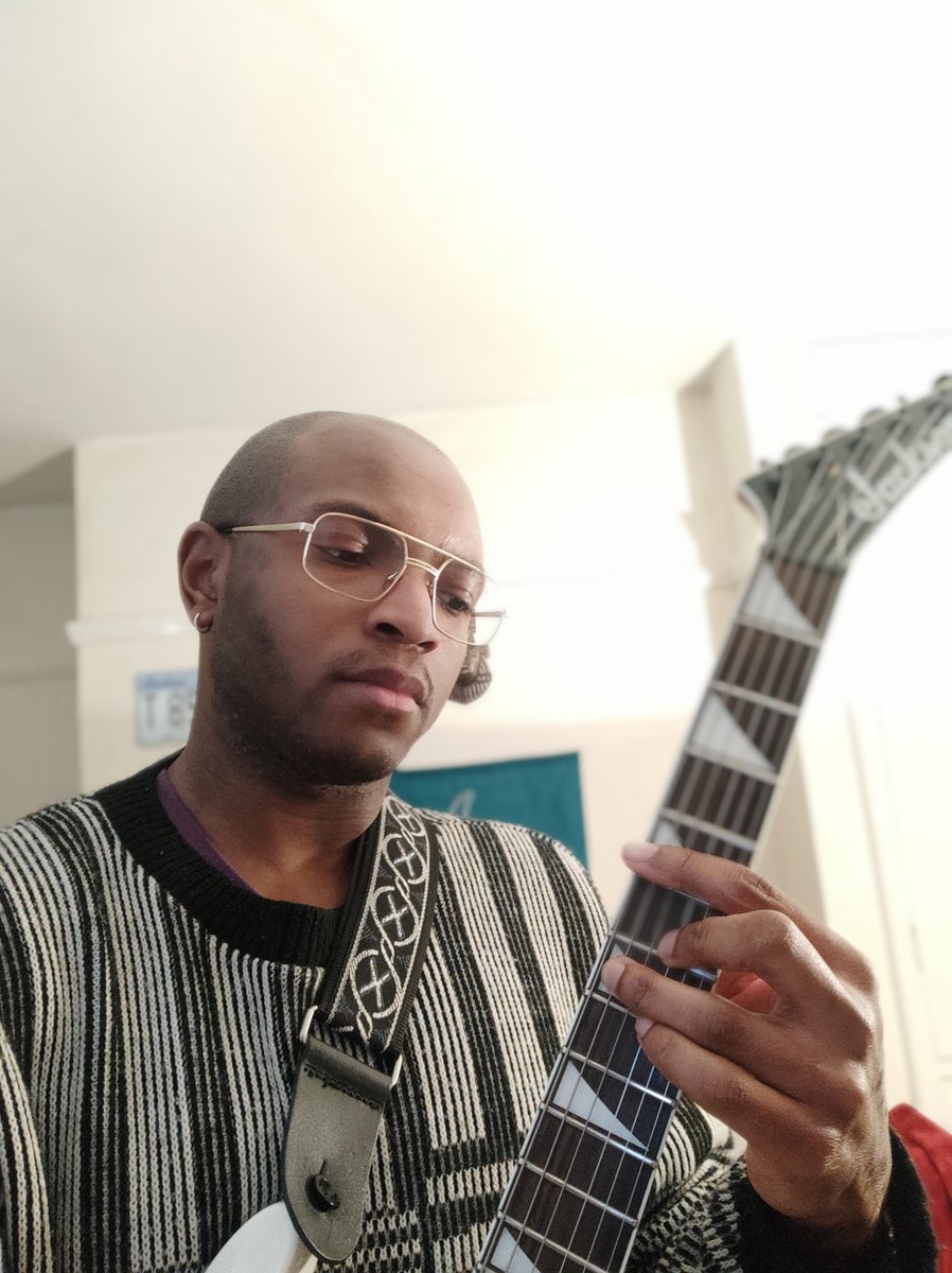 DaotiveDaniel's tweet photo. How are my last few days of productivity going? 🤦🏾‍♂️#mentallycheckedout https://t.co/g2jw8ikzem