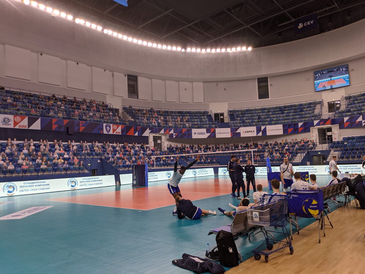 LycurgusVolley's tweet photo. 🏐💪🏻In deze ambiance, de Dynamo Moskou Volleybal Arena, heeft de #bluearmy💙 zojuist getraind. Morgen om 8.00 uur, Nederlandse tijd, nog een keer en dan om 14.00 uur de wedstrijd tegen CSM Arcada Galati. #SAMENnaarMoskou #Nedmag #Amysoft #Witec #Dok4 #GAPAcademy #CECVolleyM https://t.co/vxP00UhWVj