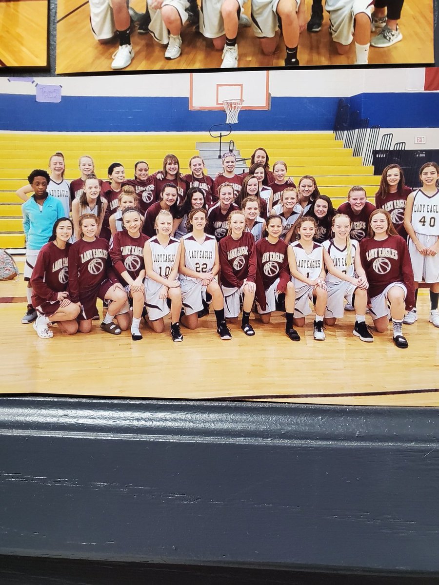 CoachCainISMS's tweet photo. Missing this group of girls! Such a fun year and seasons with yall @katiemanna_ @MantzM @kimco15152358 @bevdixon07 @HaleyHickson @ashleysidman23 https://t.co/ZnwTRa2aFn