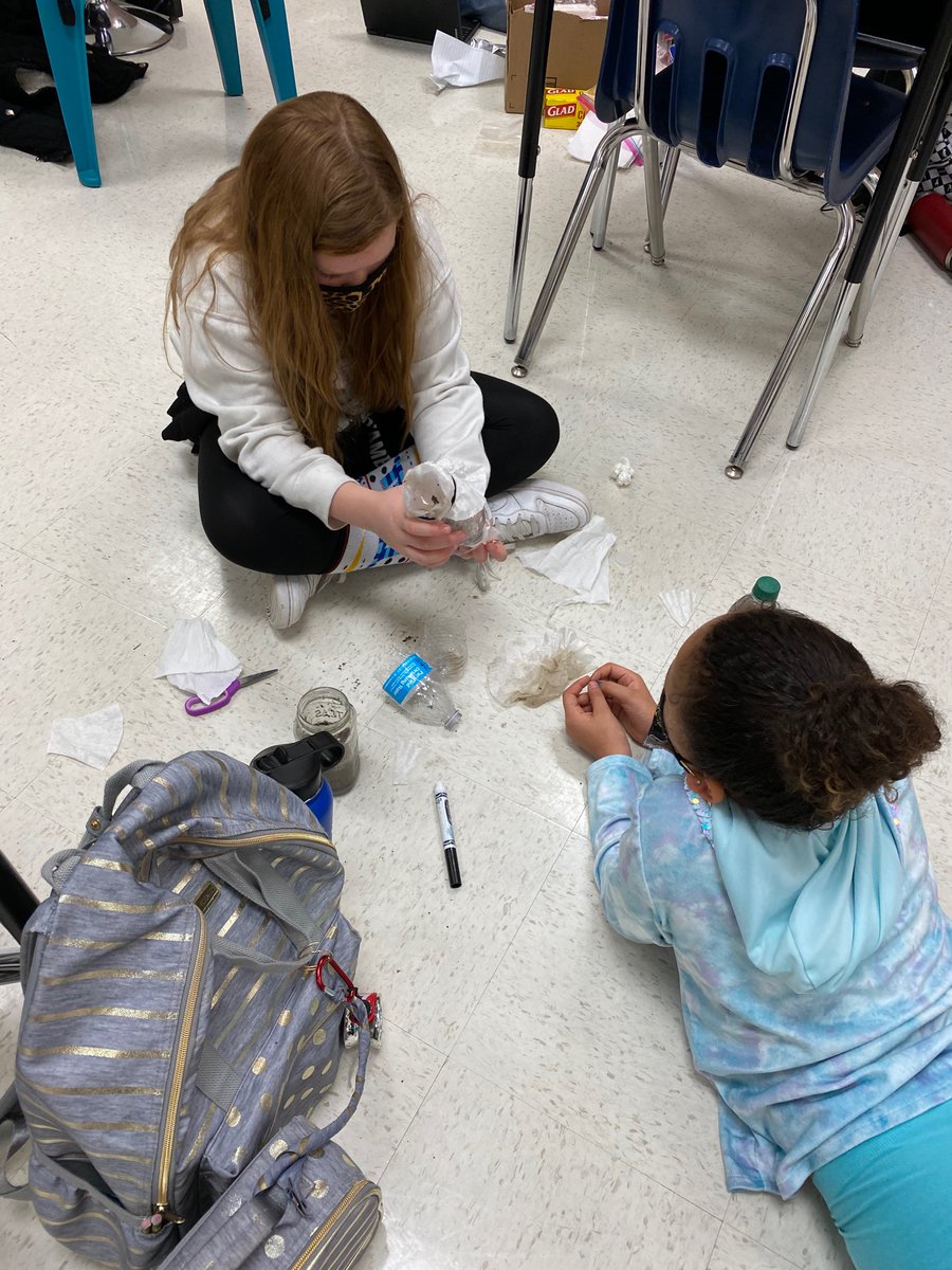 MrsLoganRES's tweet photo. We have a room full of Engineers coming up with ways to create clean drinking water! @Rowlett_Bobcats #GISD #STEAM #RowlettElementarySurvivors https://t.co/0AF942ssLC