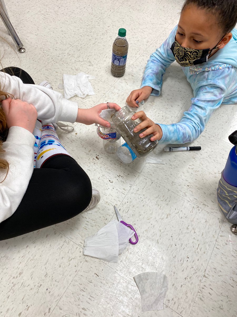MrsLoganRES's tweet photo. We have a room full of Engineers coming up with ways to create clean drinking water! @Rowlett_Bobcats #GISD #STEAM #RowlettElementarySurvivors https://t.co/0AF942ssLC