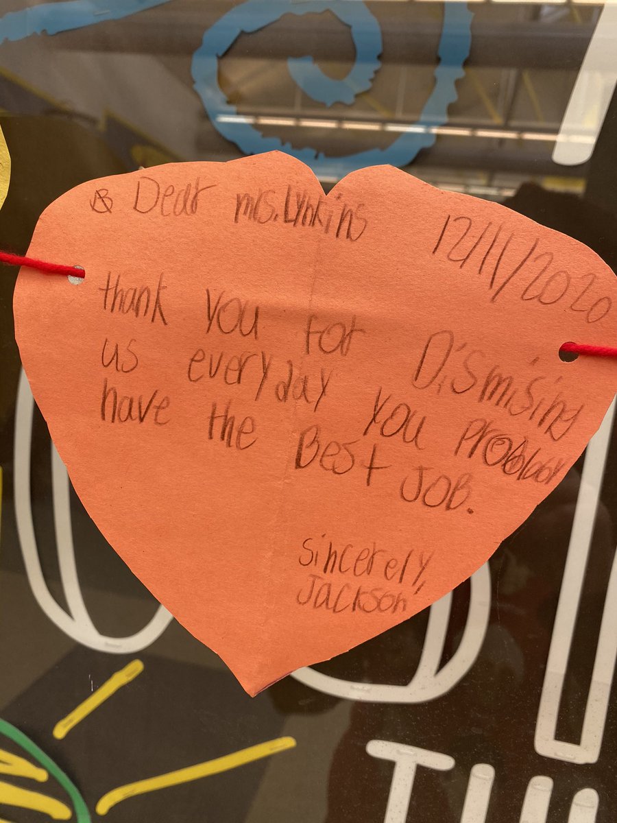 Our monthly character trait of gratitude is in the air today @LMIntermediate!  Love these gratitude messages from the Maupin/Lunn/Yeary team.