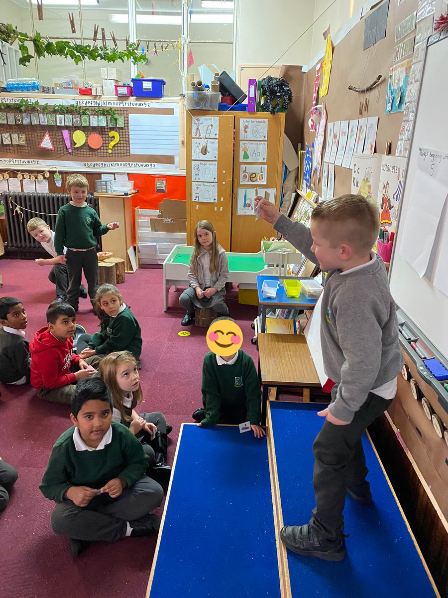 MrsBrucex's tweet photo. Hunting around the classroom to find pictures beginning with a, p and n. We were very careful not to fall for Miss Still’s trick pictures which did not start with a, p or n! #activephonics @SchoolBroomhill https://t.co/X9gpr2zzn1