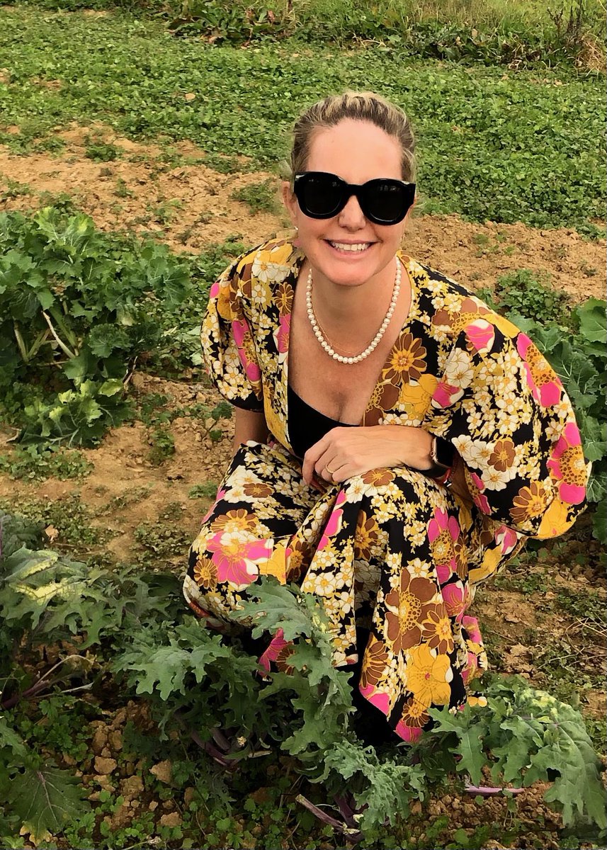 A little birdie told me today is #NationalWearYourPearlsDay and you know this Southern gal had to participate. Who else here has a favorite set of pearls?