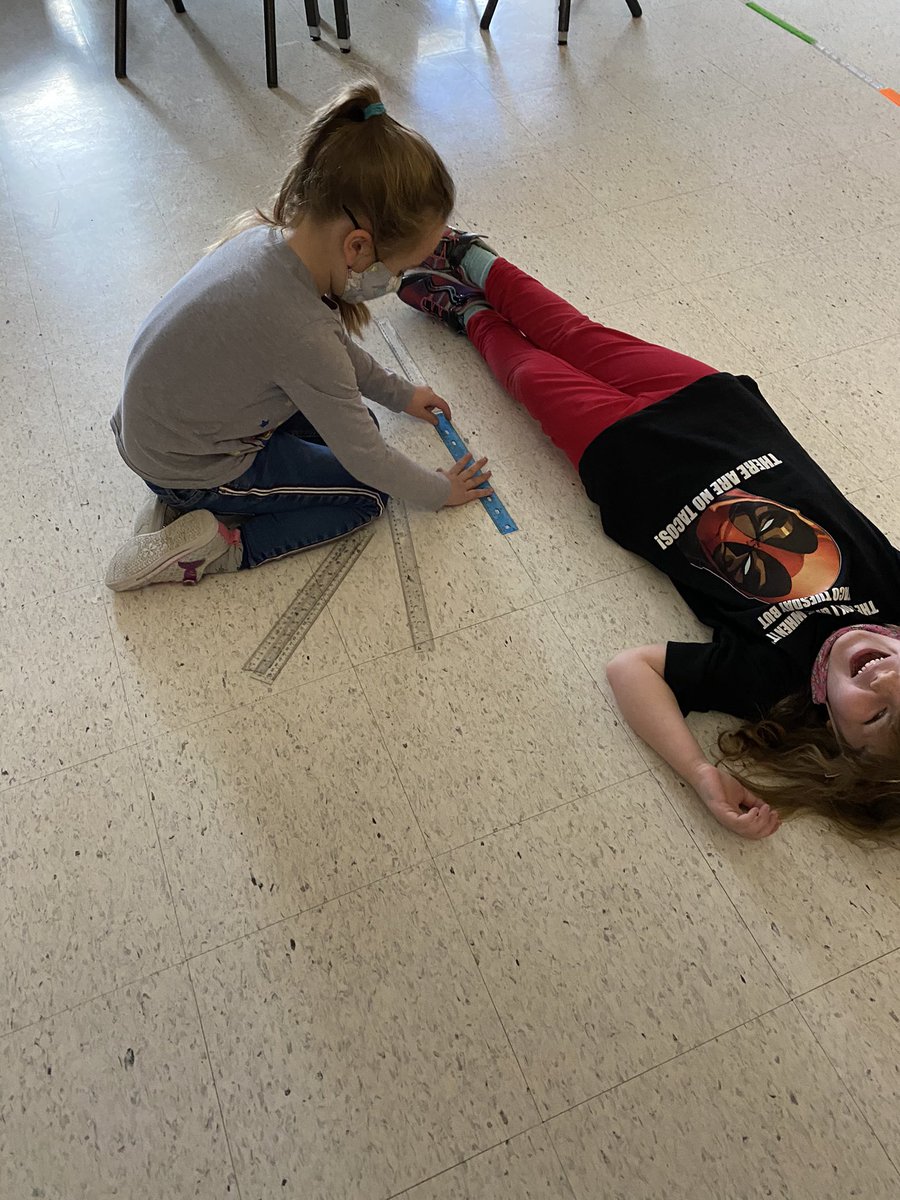 tweetmsbrown's tweet photo. Non-standard units of measurement. Thanks to the students in @MsCreppin class for sending us some fun math questions! #grade1 #ocsbMath #MathPJ_AQ @StMichaelOCSB https://t.co/MkIt7MDChu
