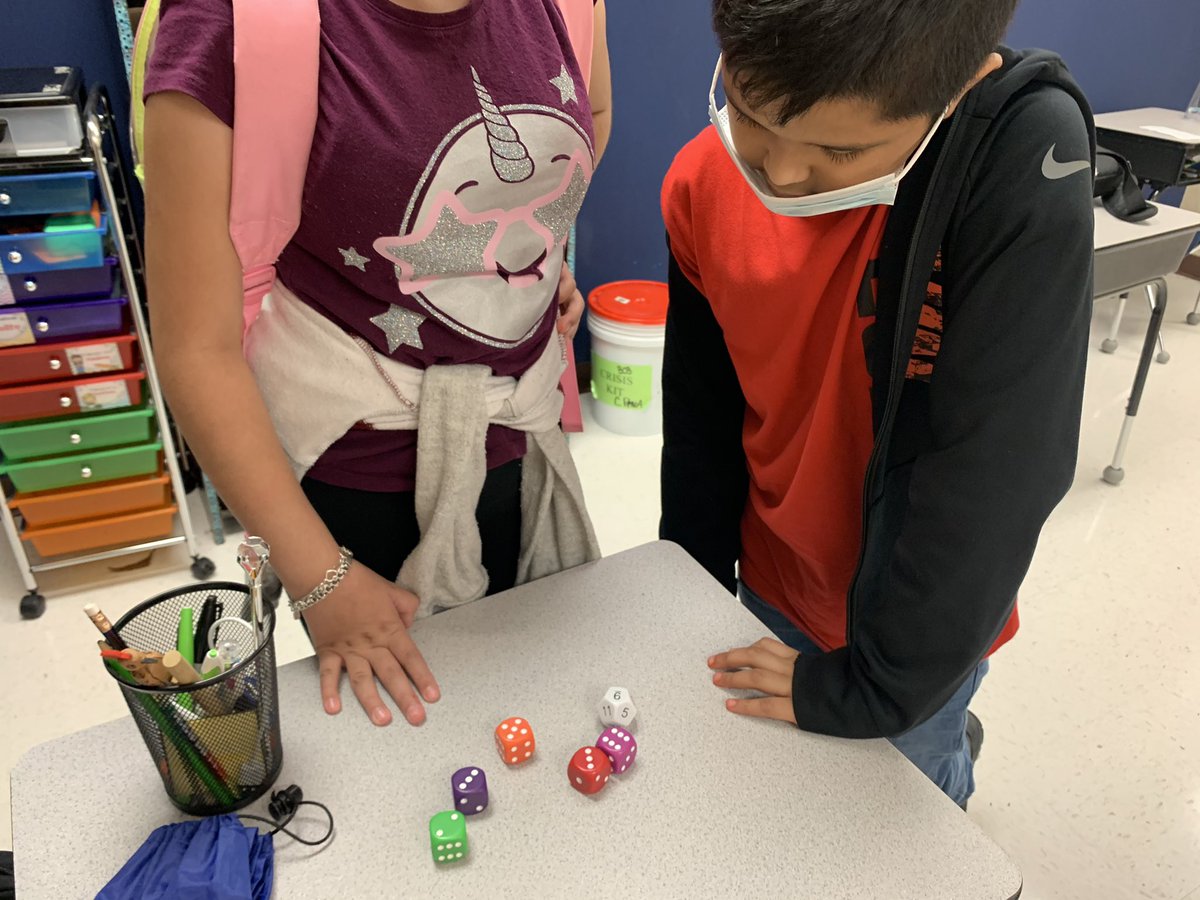 AnaseliJuarez's tweet photo. A little mental math before we go. #PISDmathematics #PISDMathChat https://t.co/fexglRa8pZ