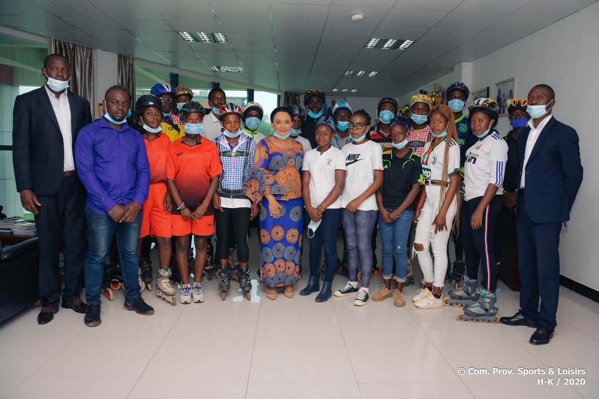KatebeLeila's tweet photo. Il va se tenir à #Lubumbashi du 26 au 29 décembre le Championnat Provincial de Roller. Pour encourager les athlètes, nous avons reçu en audience ces jeunes pratiquant de Roller de Lubumbashi ce mardi 15 déc avant de prendre part aux séances d'entrainement tenues au Square Forrest https://t.co/H19HzvXEHS