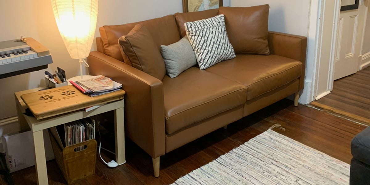 winsontang's tweet image. My leather loveseat from #sofa-in-a-box startup #Allform is deceptively expensive-looking and took 30 minutes to assemble businessinsider.com/allform-sofa-r…