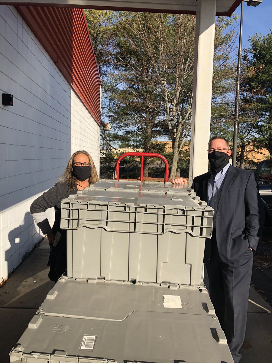BGarry_Hatton's tweet photo. Thank you to our friends at Southington Staples and Manager Kim for these AMAZING donations. Supplies to support all our Hatton kids! https://t.co/B29Qw5BSGG
