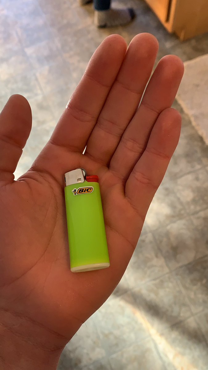 MatherKipka's tweet image. Hey Congress why can’t I buy this lighter legally but I can buy a gun