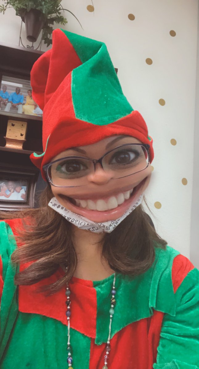 BHolland1908's tweet image. When Elfie leaves her desk...just for a minute...and returns to this!💚 We keep it FESTIVE  as we work in these C&amp;amp;I Plyler halls!  #Grateful #HandwrittenNote #ElfieDay @vangome2 @Cl_Hanson