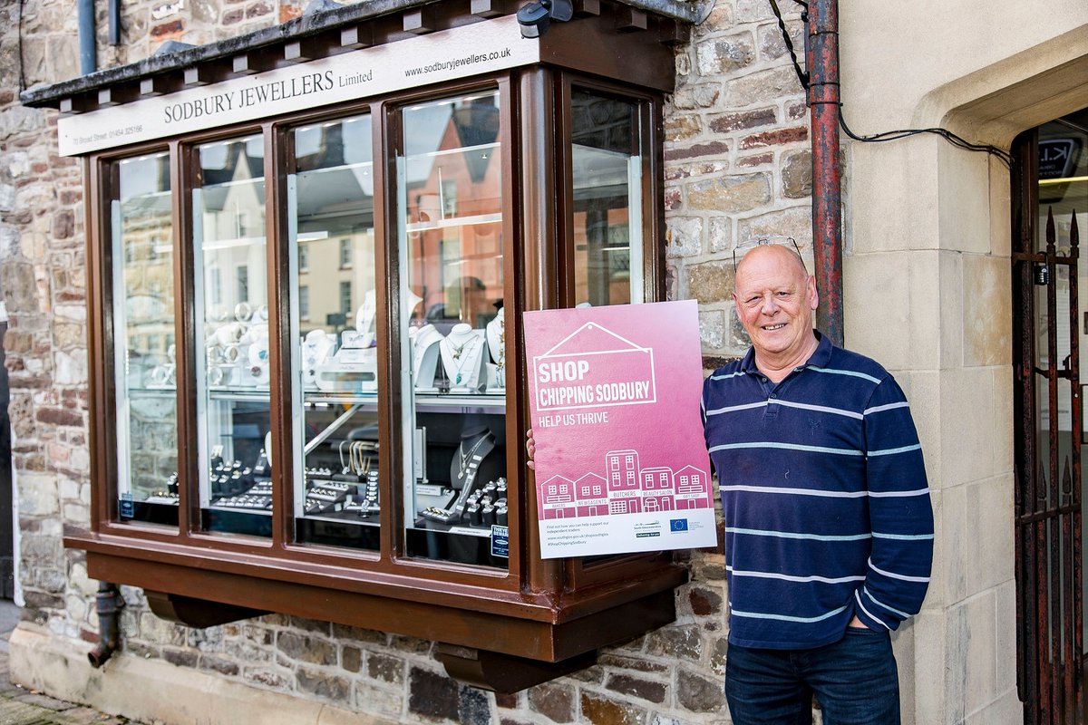 sgloscouncil's tweet photo. Hats off to Chipping Sodbury! Jewellers, hairdressers, and handmade hats - Discover some hidden gems on Chipping Sodbury High Street, perfect for gifts this Christmas!
#ShopSouthGlos #HelpUsThrive #ShopChippingSodbury https://t.co/KUiOCS1cxH