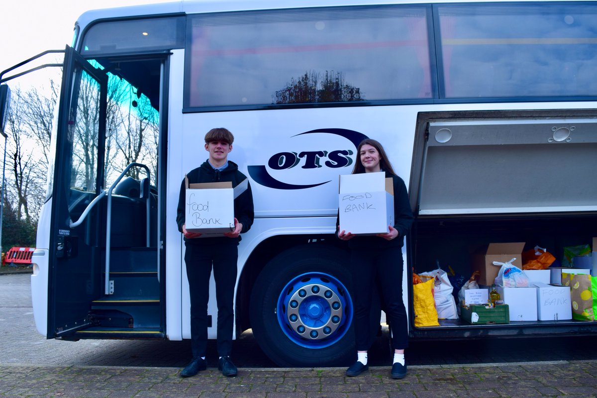 collegepenryn's tweet photo. 🎄🥫 Foodbank: A huge thank you to all parents/carers, students, and staff for donating to this year's Foodbank collection, which our Charity Prefects delivered to the Penryn &amp; Falmouth Foodbank yesterday morning ✨😊 (1/2) https://t.co/JEzp0ehjh8