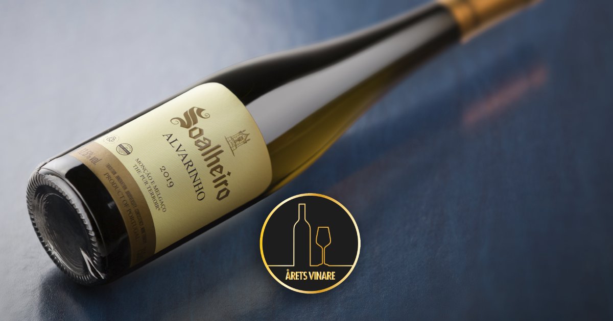 QSoalheiro's tweet photo. Soalheiro Clássico continues getting international recognizement - won the gold medal in the category White Wine awarded by swedish magazine Allt om Vin (Everything about wine) 🥂

#Consistency #Alvarinho #SoalheiroClassico #Wine #Winelovers https://t.co/tx4Ehpj4TJ