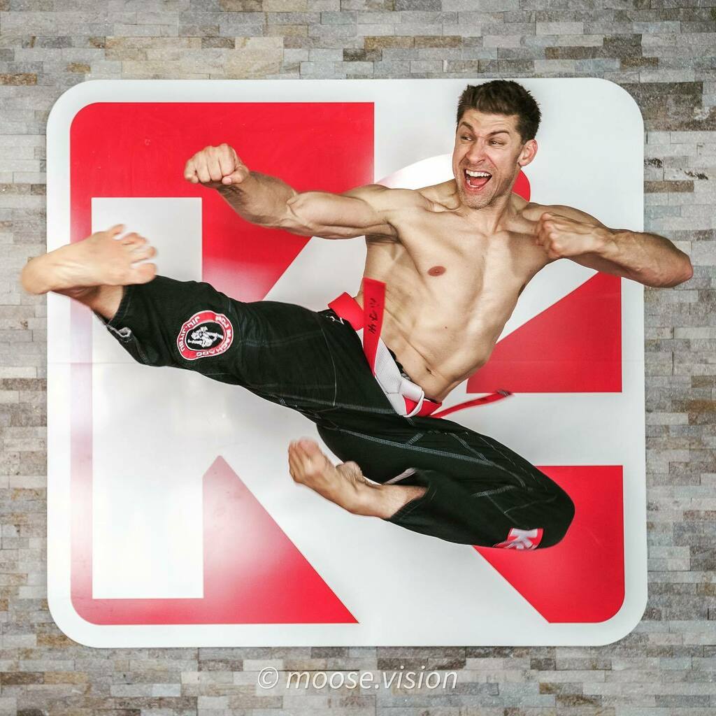 AlainMoussi's tweet photo. Keep on kicking!!!! 🤙
#kickpics #actionshot
•
📷 @moose.vision https://t.co/KPn8T71LuT https://t.co/qeGbZXogTb