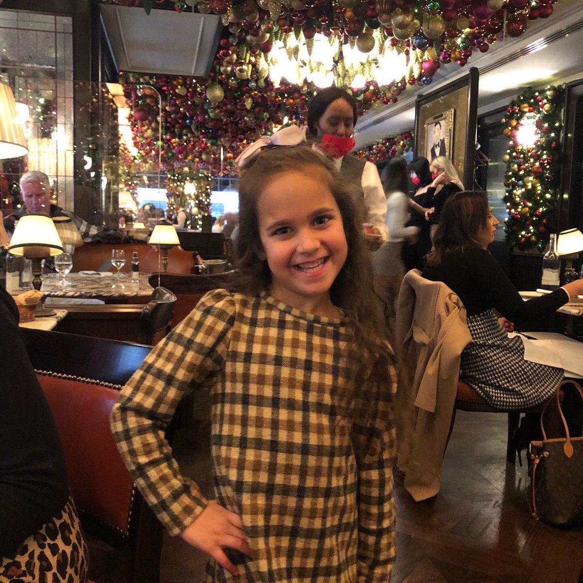 CocoClarkson's tweet photo. My 7th visit to @Harrods including the one in mums belly and my first visit to #34mayfair #familytime #londondayout #Christmas https://t.co/t0yWAsSkww