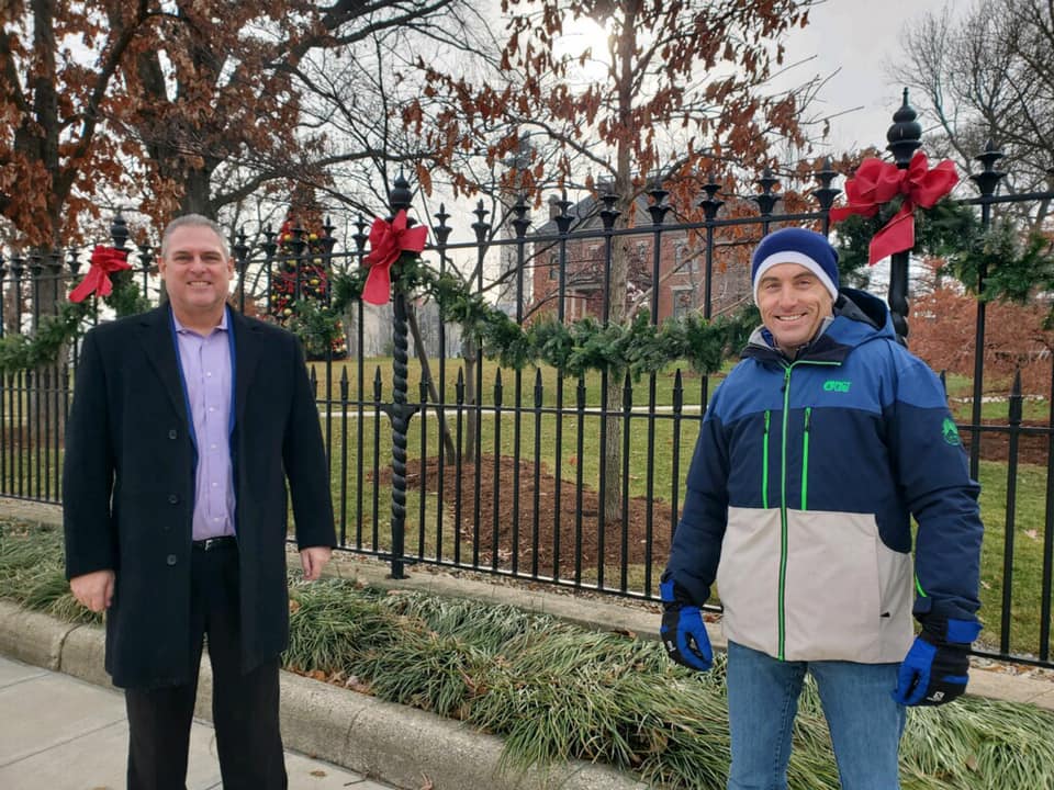 ilhousegop's tweet photo. Rep. Wheeler joined Rep. Marron outside the Governor's Mansion today to call for answers from @GovPritzker regarding the serious and ongoing issues at IDES. @RepMarron says he will be outside every day until he hears back from the administration. #FixIDES #twill https://t.co/7KVnwF3l4B