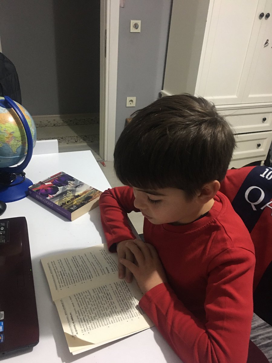 #oeğretmenimyanıbasımdakitabımbasucumda