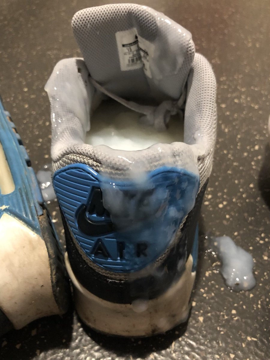 Gay Sneakers (@sneakersgay) on Twitter photo 