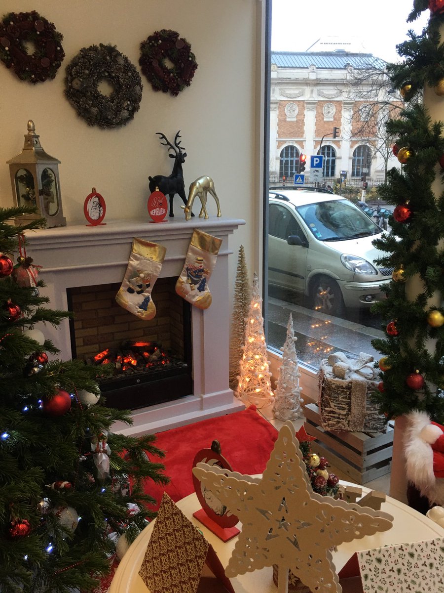 FalckCatherine's tweet photo. Noël se reprend pour le plus grand plaisir de tous, vin chaud à la cannelle et chocolat chaud .. Residence Les Gobelins Paris 13e #Region Paris 92 ⁦@Groupe_DomusVi⁩ ⁦@FalckCatherine⁩ https://t.co/1HDxy8DSRj