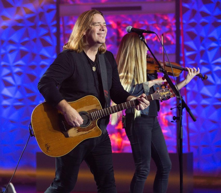 alanthomasdoyle's tweet photo. Delighted to be amongst some wonderful talents on Indigenous Day Live Winter Solstice. Join us December 21-25 only on @APTN! #IDLWinterSolstice https://t.co/hjD2jitAXu