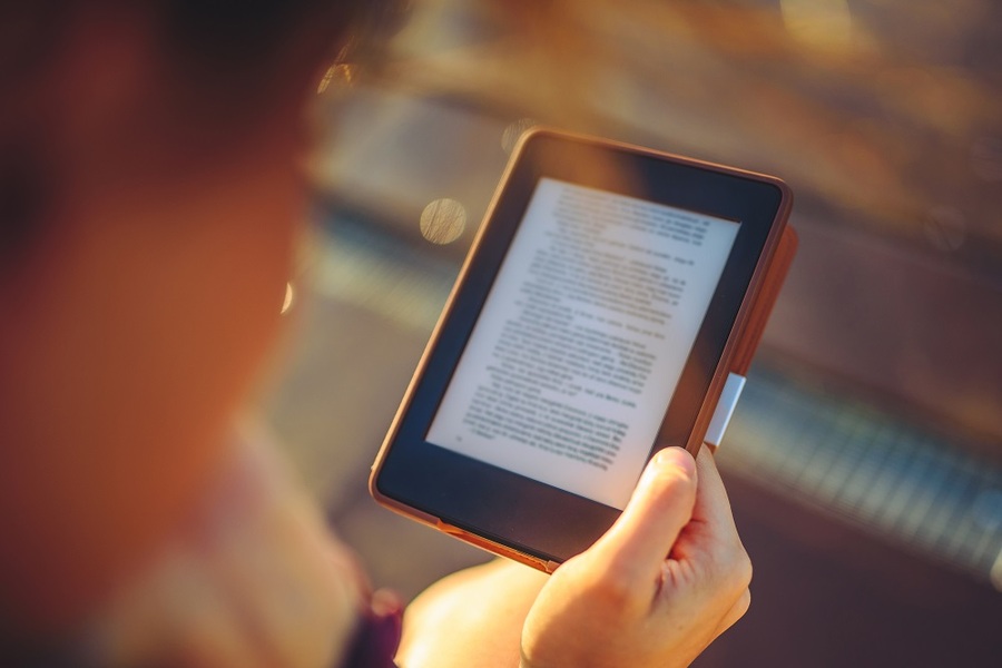 mbibliotecario's tweet photo. Duas grandes editoras lançam selos para publicar exclusivamente livros digitais #ebook #ebooks #Estante #Expressa #Record #Saraiva https://t.co/l9Jov9vYPW https://t.co/s9vL58aOvj
