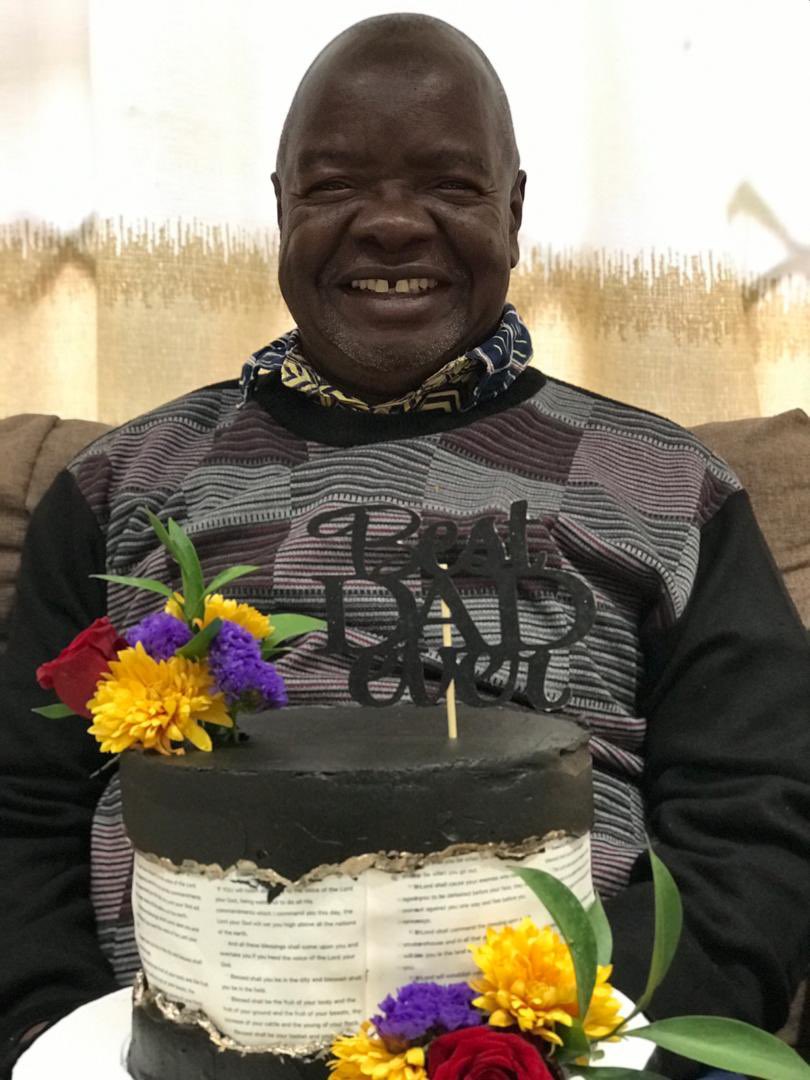 RBakerybox's tweet image. It’s our Dad’s birthday today! Help us celebrate 🎉 He is such an amazing soul who has brought discipline, love and provision into our lives! 

Happy birthday Baba, mwari vawedzere makore 👏🏽 we declare #Numbers6:24-26 upon your life. #ItsNotJustCake 🎂