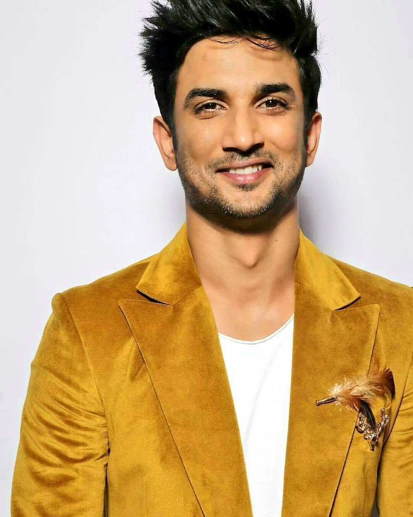 Hello dear SSR'IANS I know these days are little low, but have faith in God!"Miracles do happen!"A thread: Sushant X MacaronsJust go through this thread, you'll be filled with surprising sweetness #SushantSinghRajput Shimmery gold