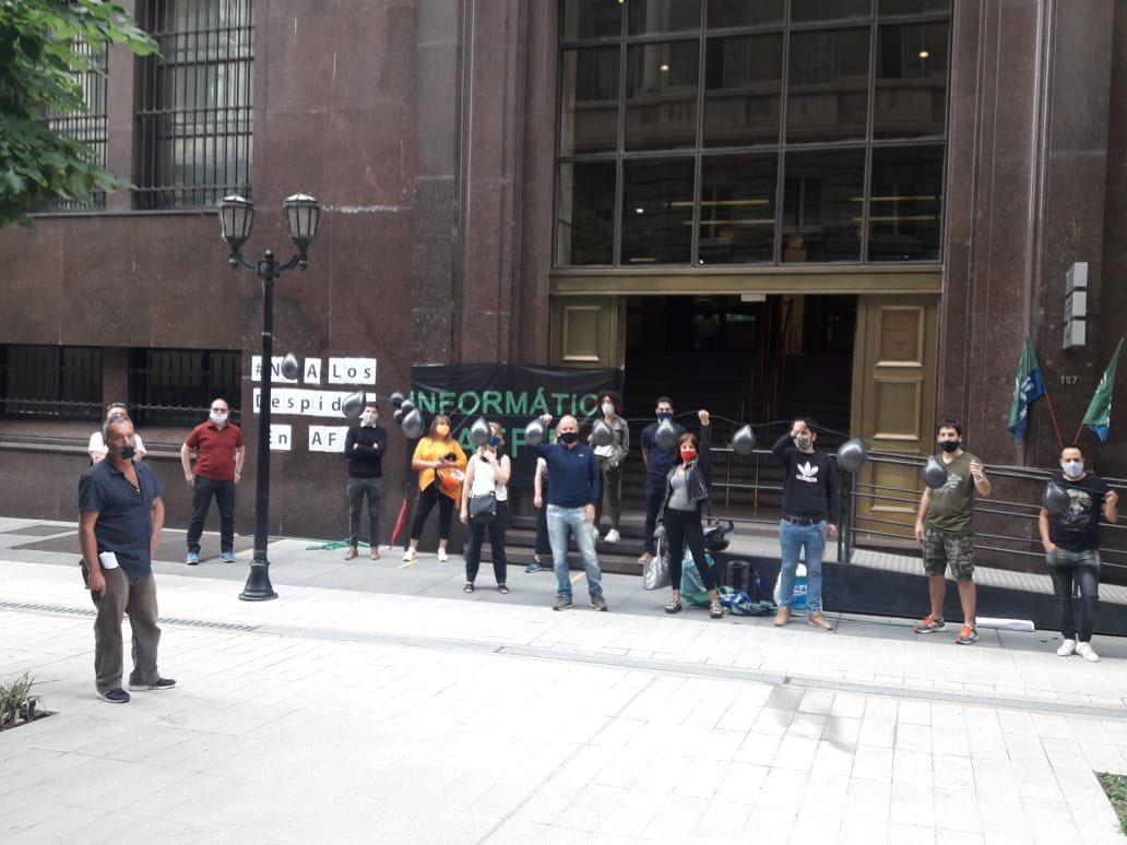 No a los despidos encubiertos en AFIP

#noalosdespidosenAFIP 
#NoALosDespidosEnAFIP